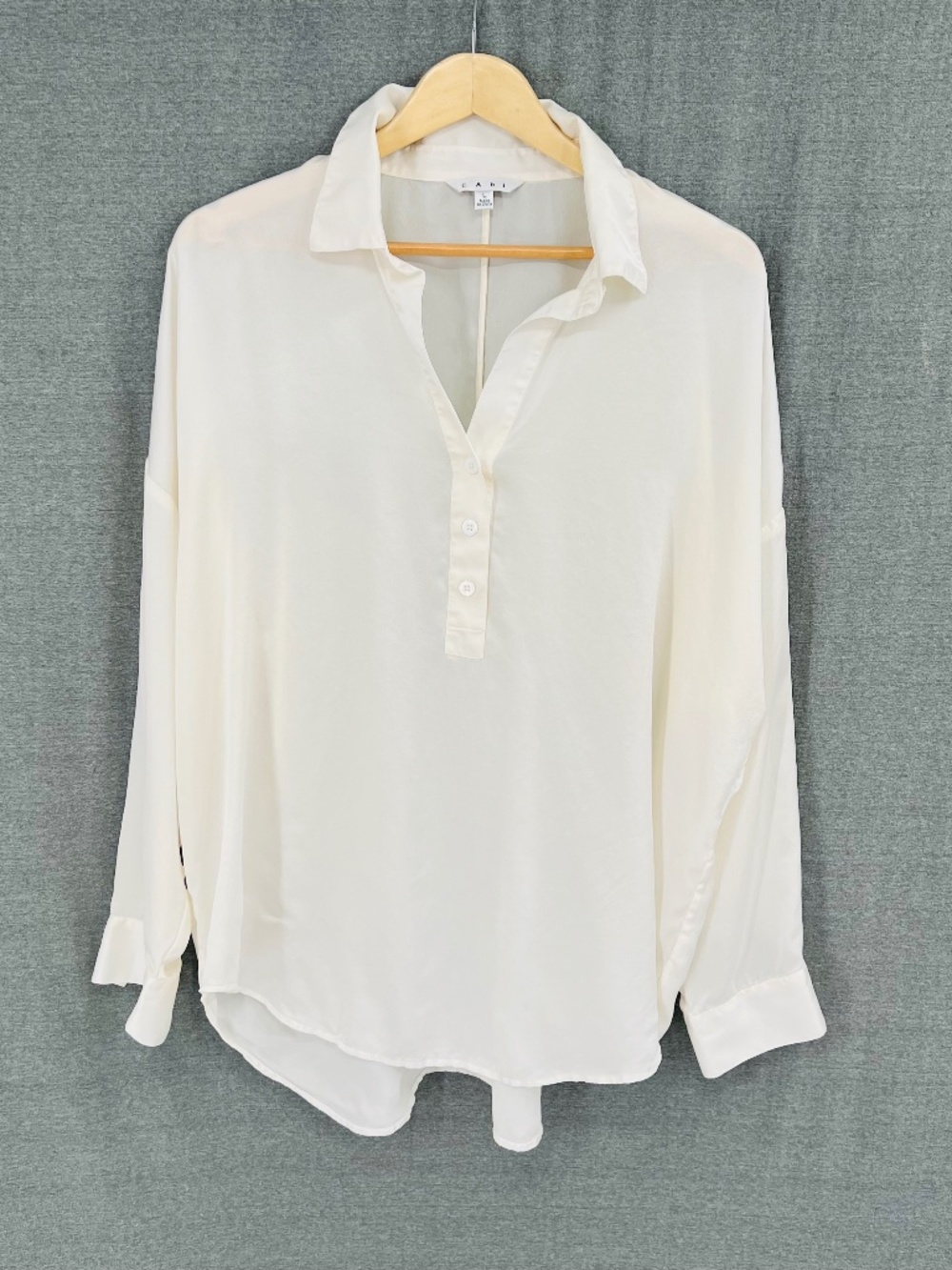Cabi 100% Silk Drop Shoulder V-Neck Top Ivory Style 337 Boho Travel Tropical